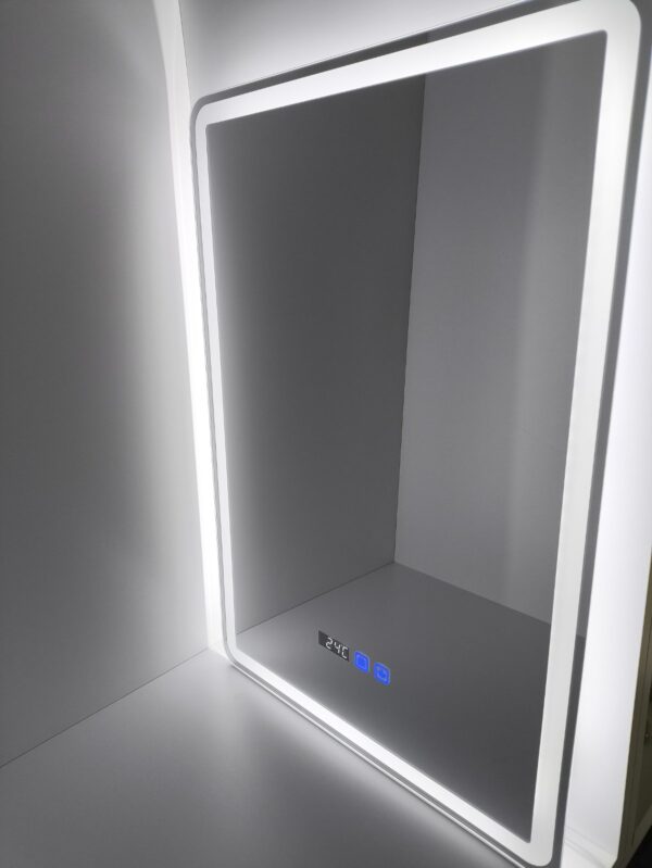 Oglinzi LED gata făcute, cu ceas și încălzire. - imagine 9