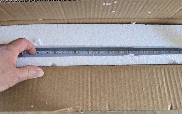 Oglinzi LED gata făcute, cu ceas și încălzire. - imagine 12