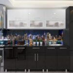 Кухня "Модерн" Стекло 2.2м  с фасадами из глянцевых панелей МДФ (High Gloss)